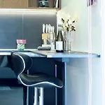 Garibaldi 4 Penthouse 1br With Terrace & View, Old Town *