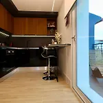 Garibaldi 4 Penthouse 1br With Terrace & View, Old Town Όλμπια