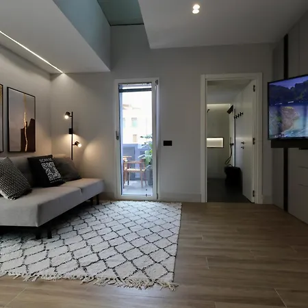 Luxurious Garibaldi Penthouse - Big Terrace - Great View - Renovated - Historical Centre Apartment Olbia