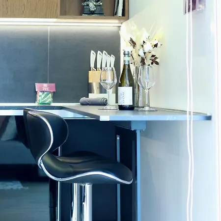 Luxurious Garibaldi Penthouse - Big Terrace - Great View - Renovated - Historical Centre *