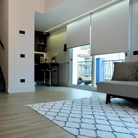 Luxurious Garibaldi Penthouse - Big Terrace - Great View - Renovated - Historical Centre Apartment