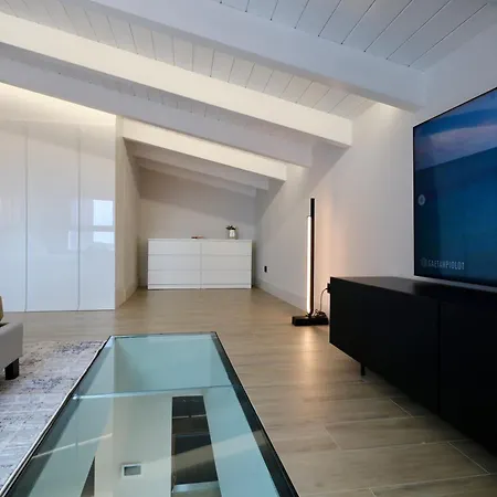 Garibaldi 4 Penthouse Apartment