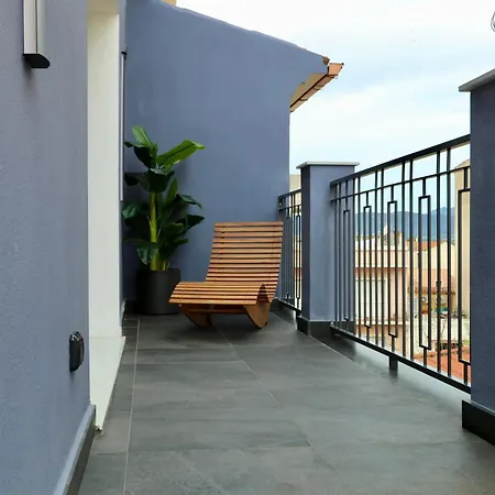 Luxurious Garibaldi Penthouse - Big Terrace - Great View - Renovated - Historical Centre Appartement Olbia