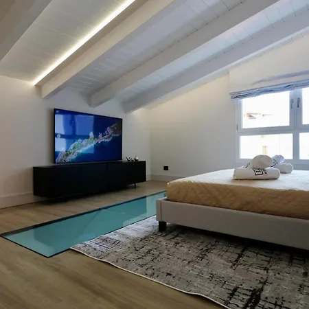 Luxurious Garibaldi Penthouse - Big Terrace - Great View - Renovated - Historical Centre *