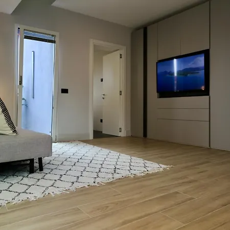 Garibaldi 4 Penthouse