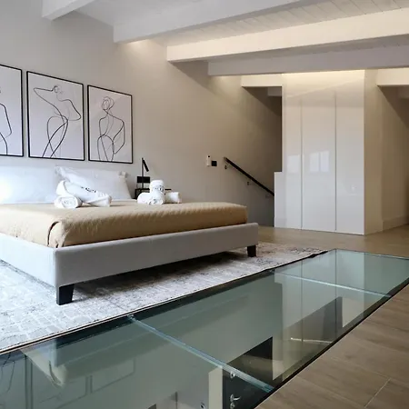 Apartment Luxurious Garibaldi Penthouse - Big Terrace - Great View - Renovated - Historical Centre *