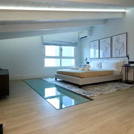 Luxurious Garibaldi Penthouse - Big Terrace - Great View - Renovated - Historical Centre