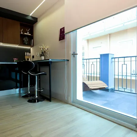 Luxurious Garibaldi Penthouse - Terrace - Great View - Full Renovation - Historical Centre - Amazing