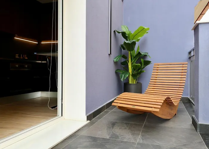 Luxurious Garibaldi Penthouse - Big Terrace - Great View - Renovated - Historical Centre