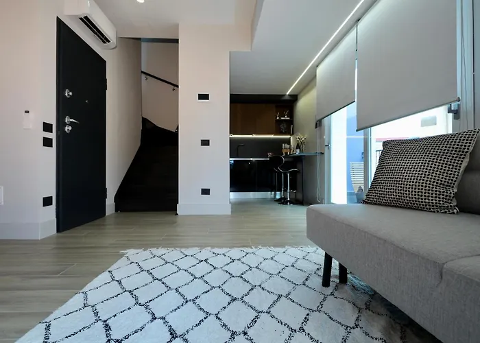 Appartamento Luxurious Garibaldi Penthouse - Big Terrace - Great View - Renovated - Historical Centre *