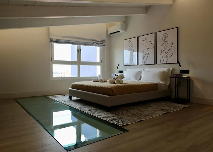 Luxurious Garibaldi Penthouse - Big Terrace - Great View - Renovated - Historical Centre Appartamento *