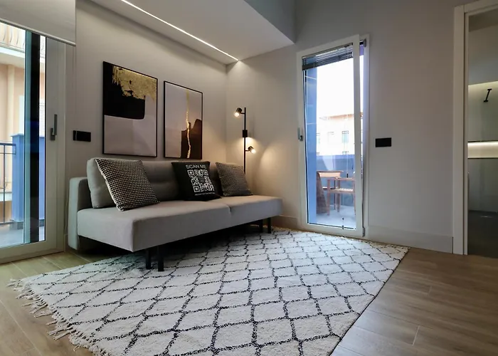 Luxurious Garibaldi Penthouse - Big Terrace - Great View - Renovated - Historical Centre Appartamento *