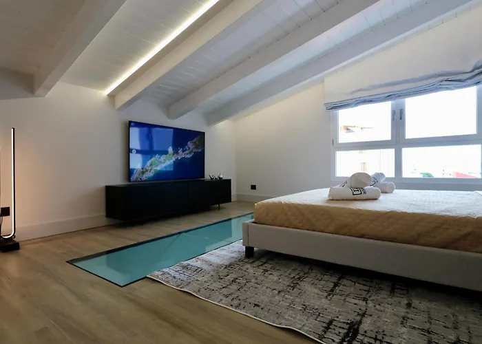 Luxurious Garibaldi Penthouse - Big Terrace - Great View - Renovated - Historical Centre *