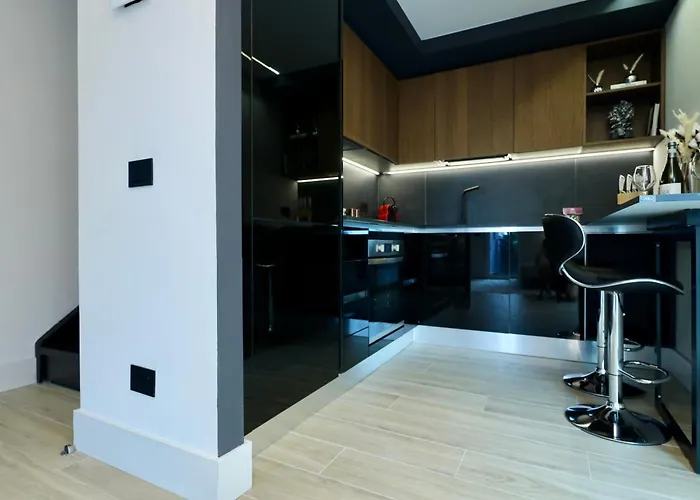 Luxurious Garibaldi Penthouse - Big Terrace - Great View - Renovated - Historical Centre *