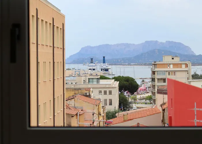 Luxurious Garibaldi Penthouse - Big Terrace - Great View - Renovated - Historical Centre *