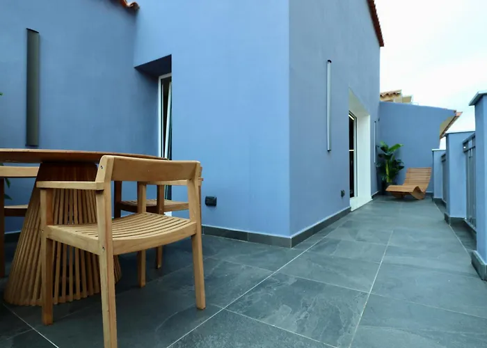 Luxurious Garibaldi Penthouse - Big Terrace - Great View - Renovated - Historical Centre Διαμέρισμα